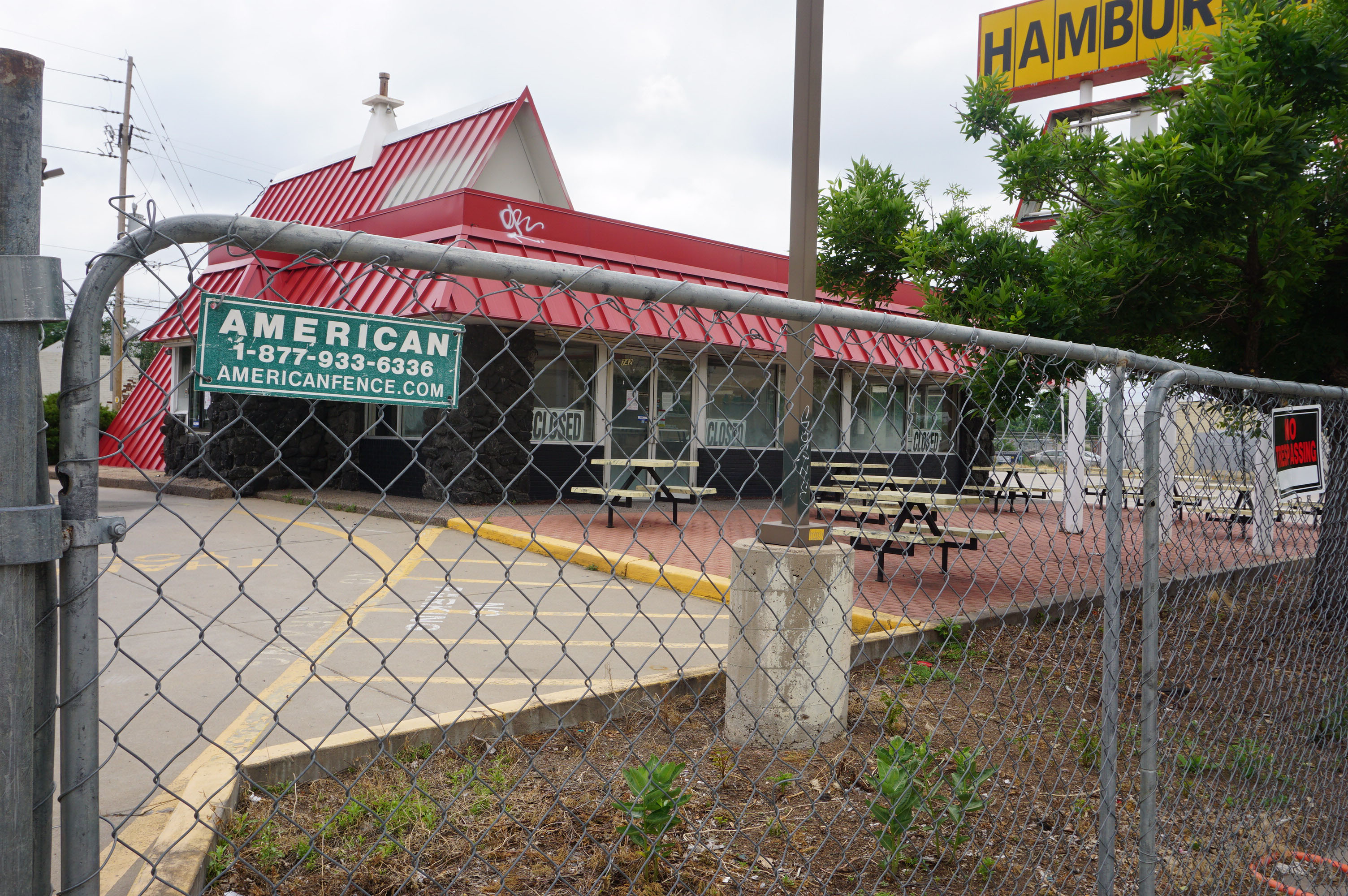 Griff's exterior2