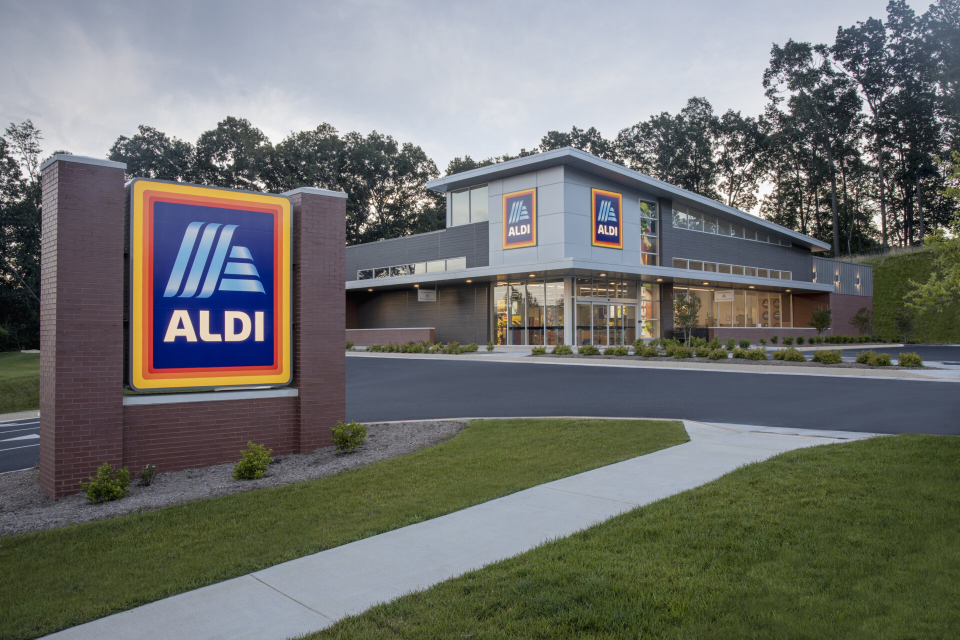 Grocery chain Aldi proposes first store in Denver
